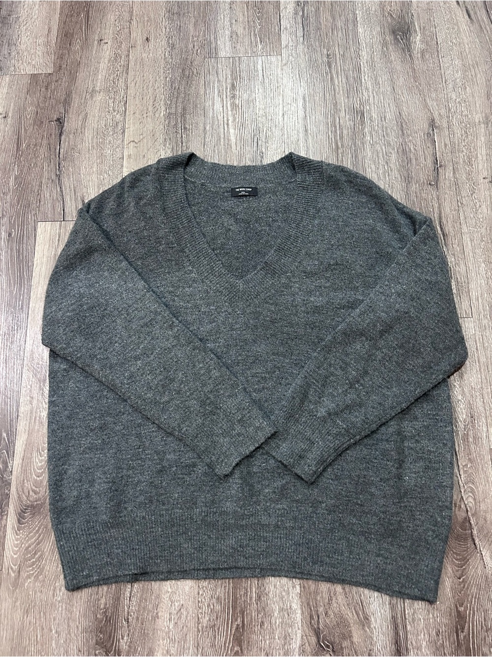Women's V-Neck Sweater in Heather Charcoal
